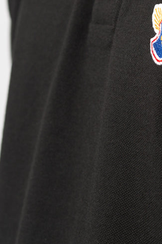 Poloshirt von von Simon bestehen zu 100% aus Pima-Baumwolle. Pima-Cotton ist eine besondere Bauwollfaser, die beim Waschen deutlich weniger schrumpft und damit ein eingehen deutlich reduziert wird.
